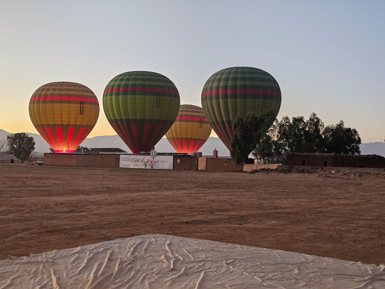Balões ao amanhecer, Marrocos